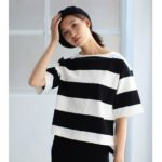 【AZUL by moussy】綿天竺BOXワイド5分プルオーバー/柄WHT