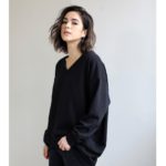 【AZUL by moussy】重ねVネック裏毛長袖プルオーバー/BLK
