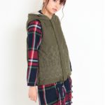 フラワーレース刺しゅうボアベスト/カーキ